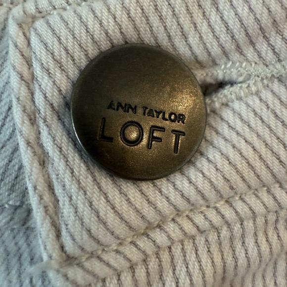 LOFT Curvy Skinny Ankle Cropped Jeans Ivory Pinstripe Stretch Size 12 - Picture 4 of 4